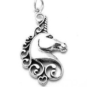UNICORN HEAD WITH FILIGREE MANE CHARM IN STERLING SILVER.